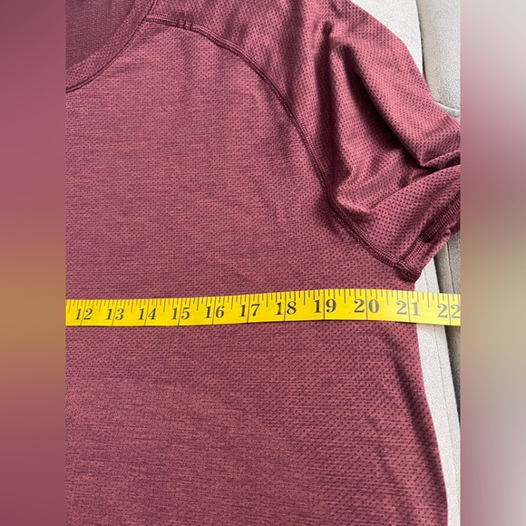 Lululemon Wine/Burdeos Men's Live in Practice Running Long Sleeve T-Shirt Sz L - Picture 8 of 10